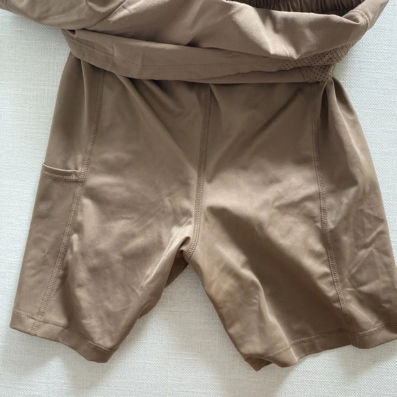 H&M Move High arise Activewear Shorts with 5” Liner Brown XS - Picture 4 of 8
